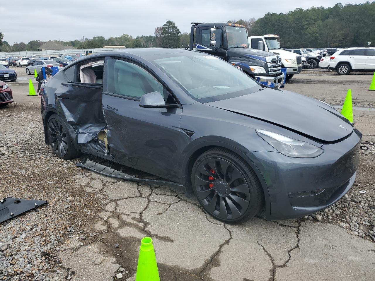 2023 TESLA MODEL Y  VIN:7SAYGDEF6PF688779