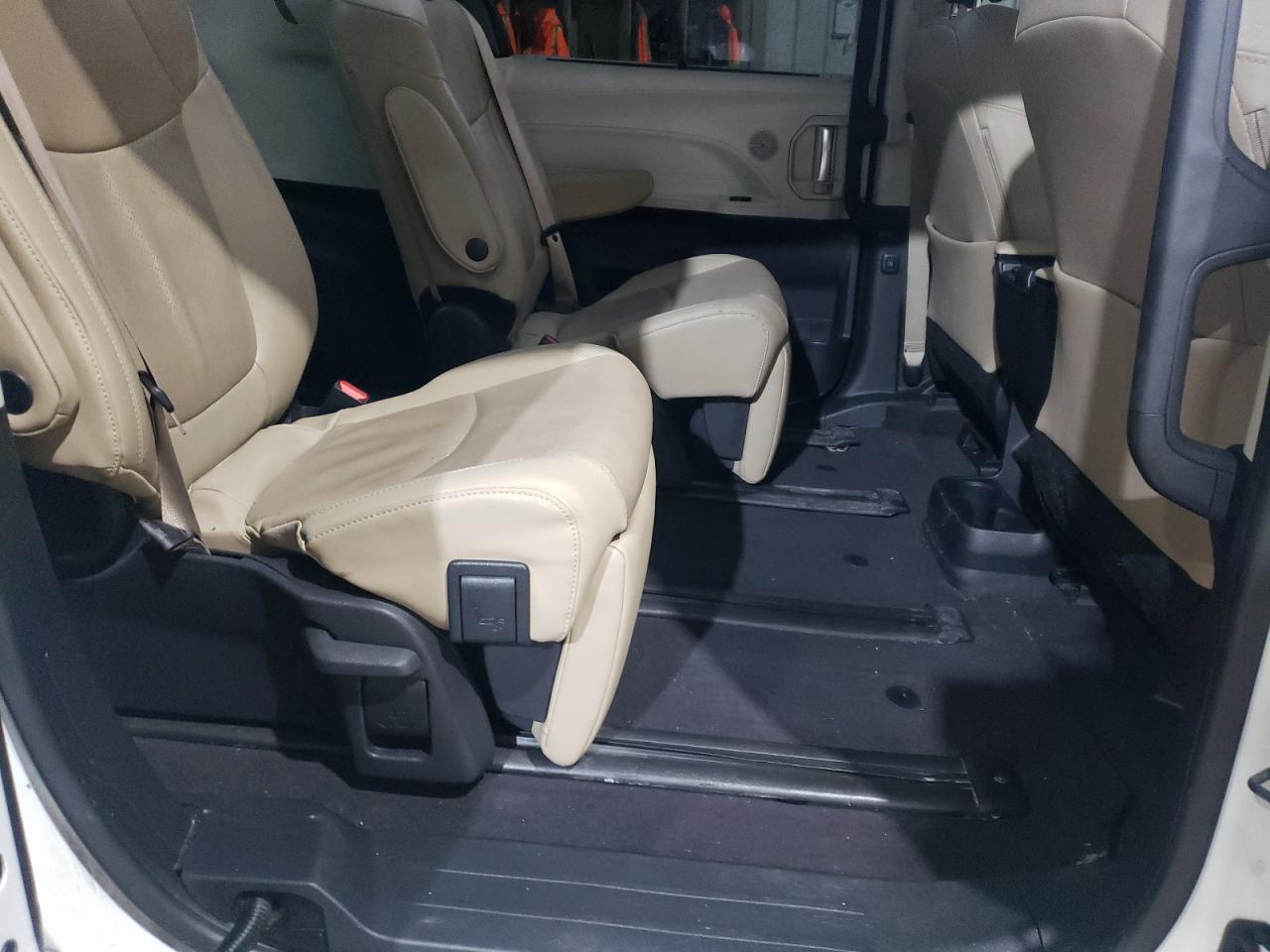2023 TOYOTA SIENNA LIMITED VIN:5TDZSKFC2PS106455