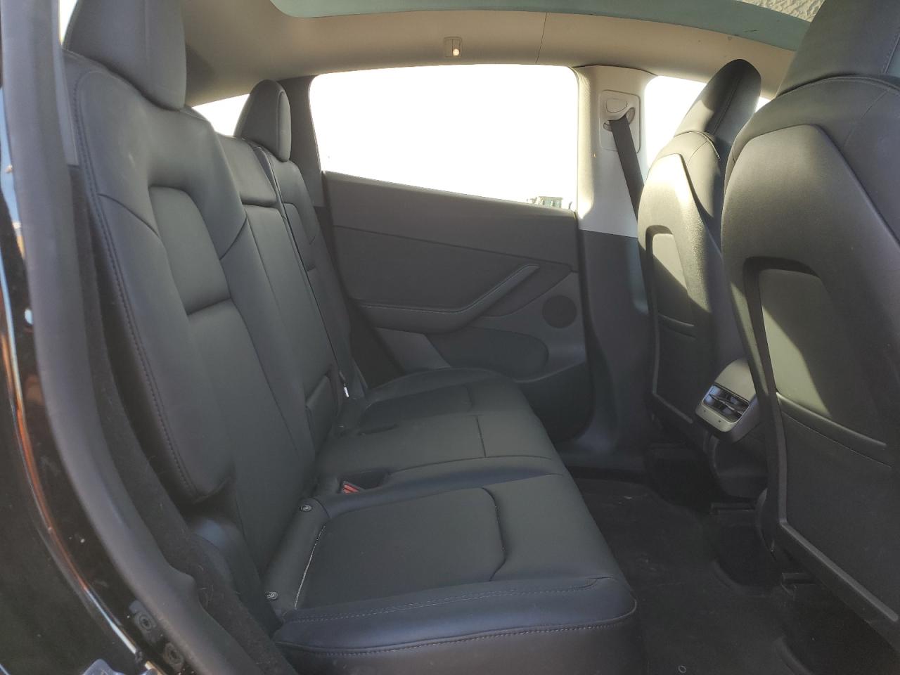 2022 TESLA MODEL Y  VIN:7SAYGDEEXNA007122