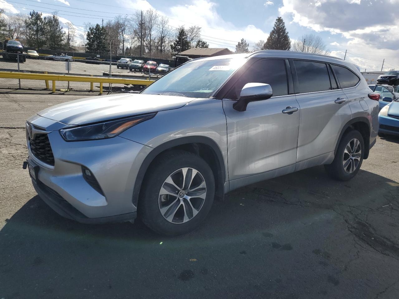2022 TOYOTA HIGHLANDER XLE VIN:5TDGZRBH0NS565185