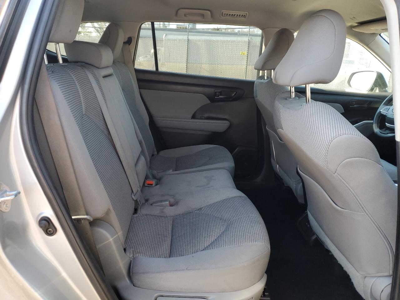 2022 TOYOTA HIGHLANDER L VIN:5TDCZRBH2NS234381