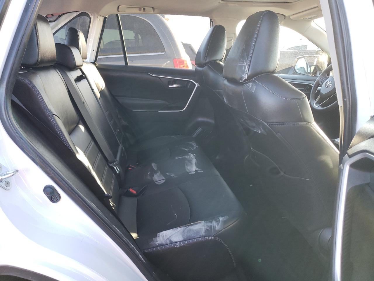 2022 TOYOTA RAV4 XLE PREMIUM VIN:2T3A1RFV7NW318029