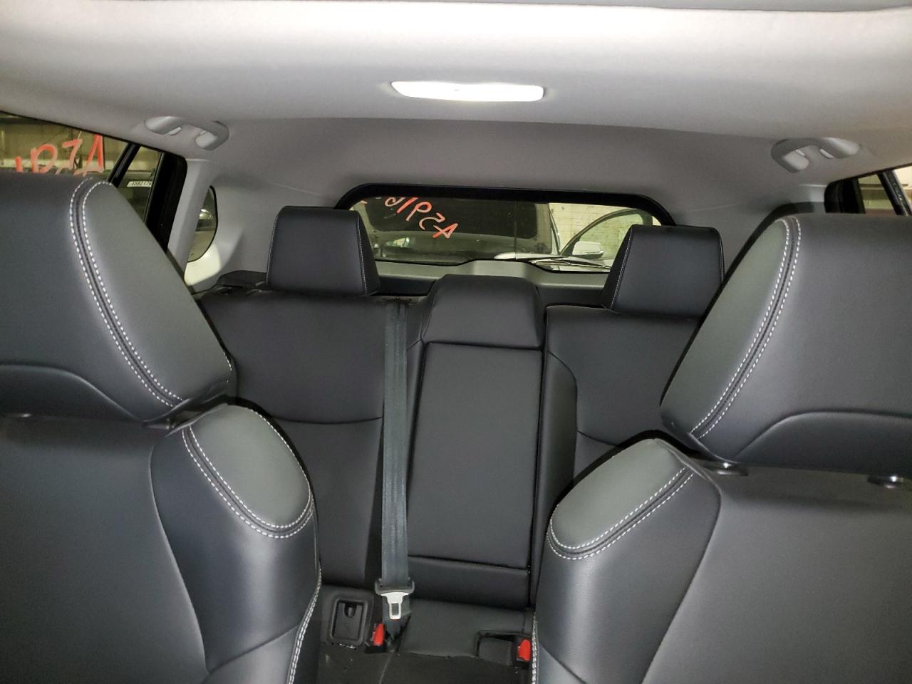 2022 TOYOTA COROLLA CROSS XLE VIN:7MUDAABG0NV034285