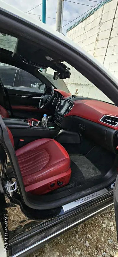 2017 Maserati Ghibli VIN: