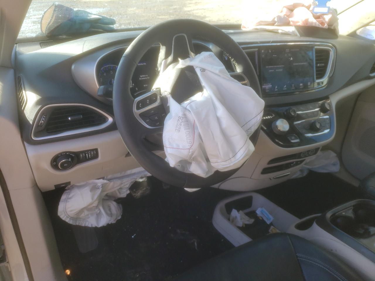 2022 CHRYSLER PACIFICA TOURING L VIN:2C4RC1BG1NR152168