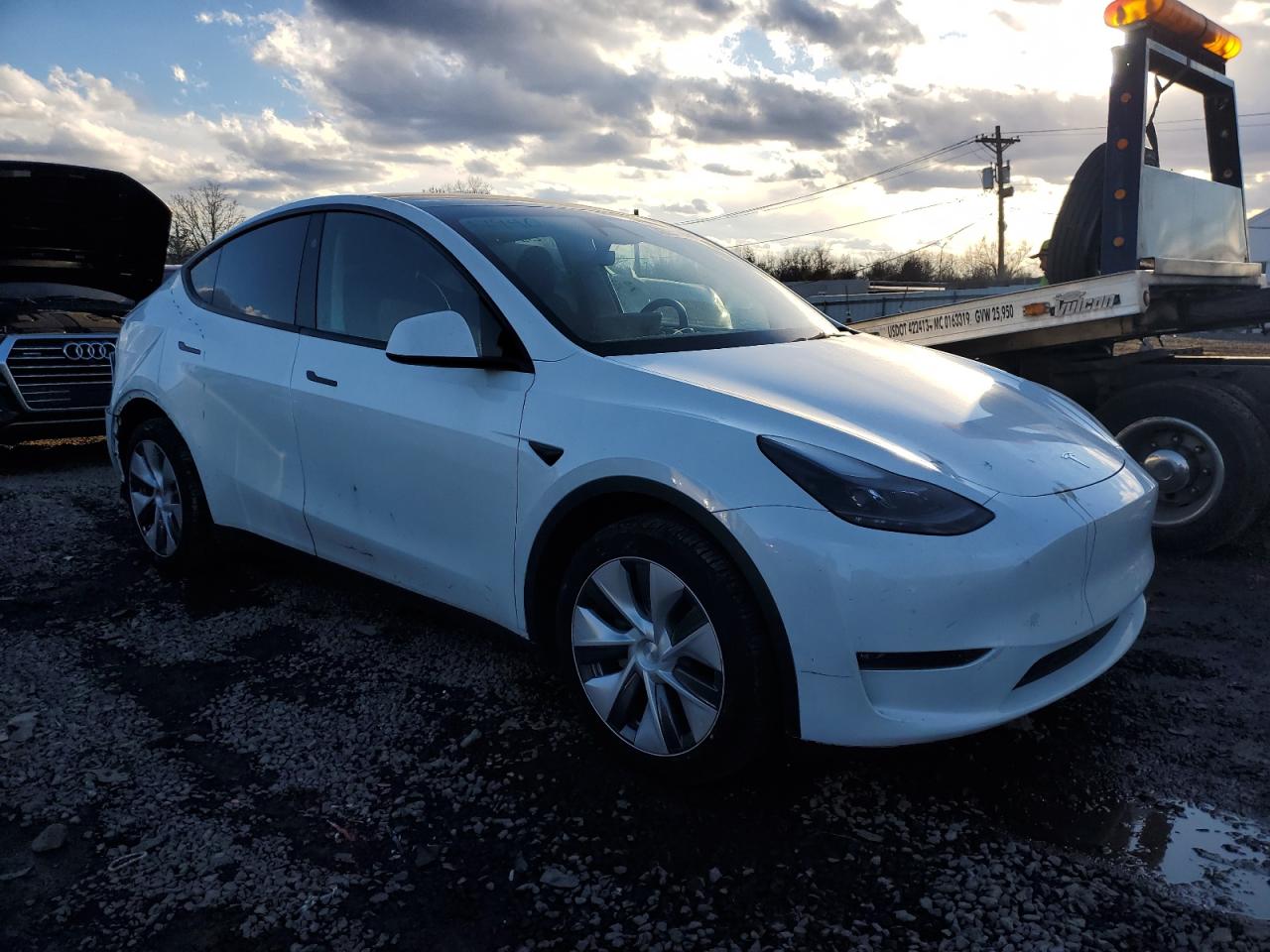 2023 TESLA MODEL Y  VIN:7SAYGDEE8PA160648