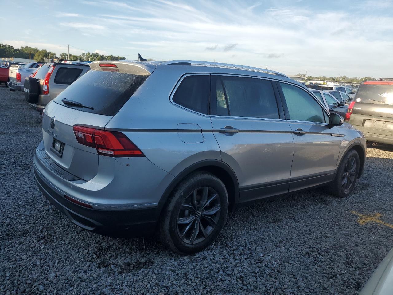 2023 VOLKSWAGEN TIGUAN SE VIN:3VV3B7AX7PM121600