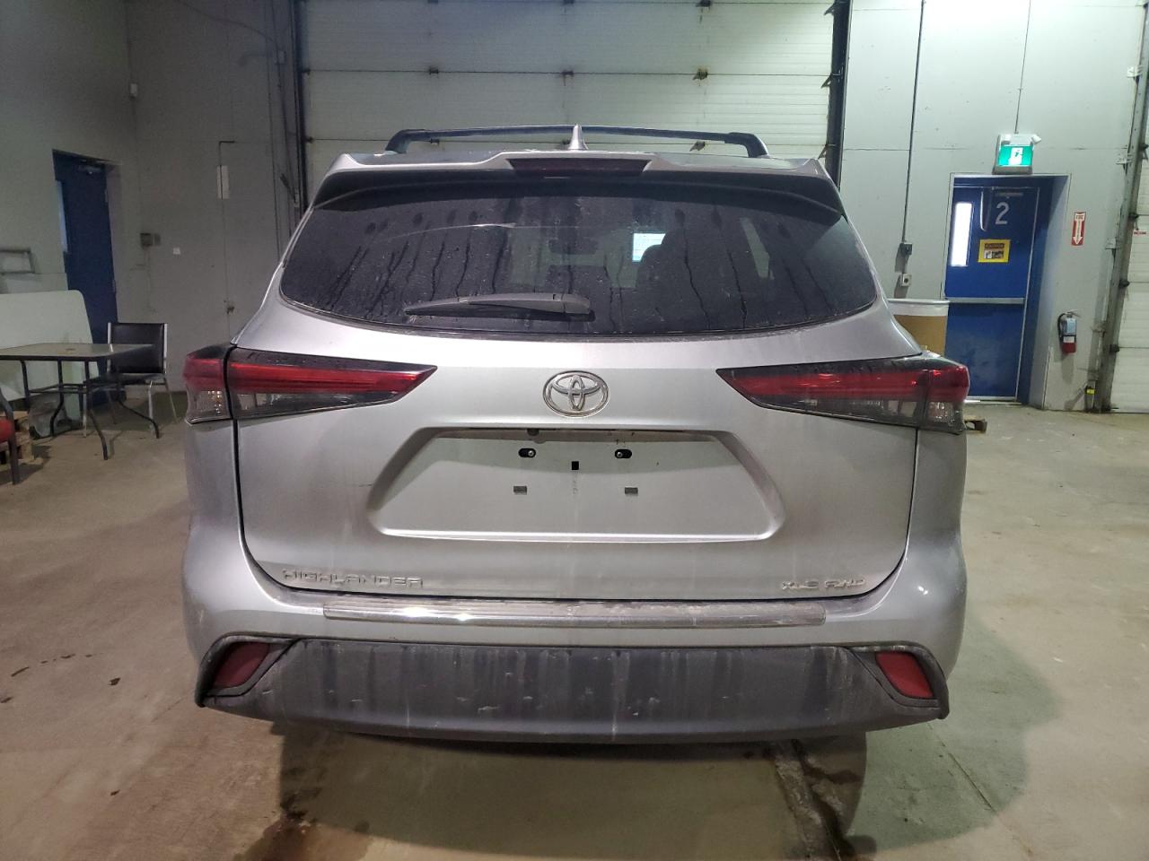 2022 TOYOTA HIGHLANDER XLE VIN:5TDGZRBH3NS565018