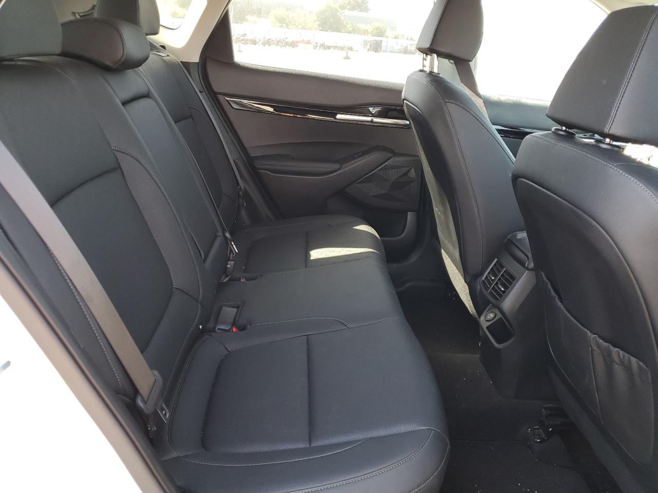2023 KIA SELTOS SX VIN:KNDETCA20P7420101