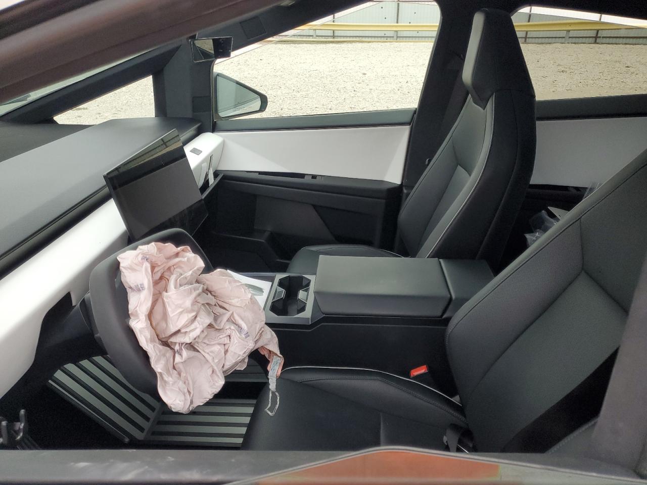 2024 TESLA CYBERTRUCK  VIN:7G2CEHED3RA000771