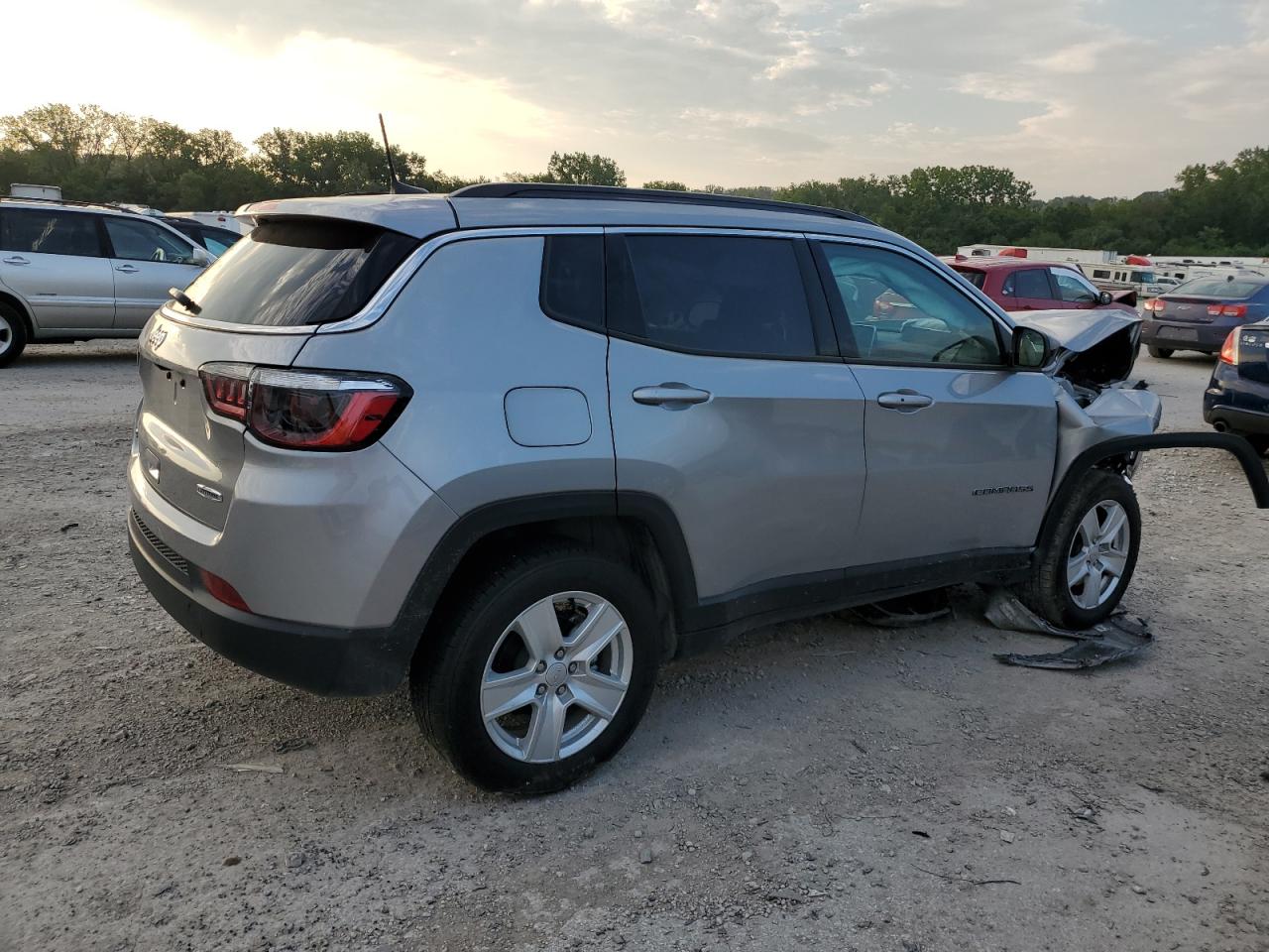 2022 JEEP COMPASS LATITUDE VIN:3C4NJDBBXNT131715