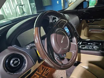2016 Jaguar XJ VIN: