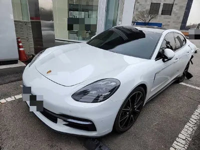 2018 Porsche Panamera VIN: