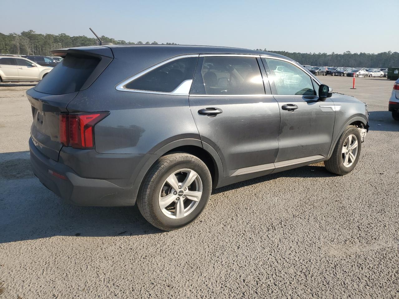 2022 KIA SORENTO LX VIN:5XYRG4LC6NG076825