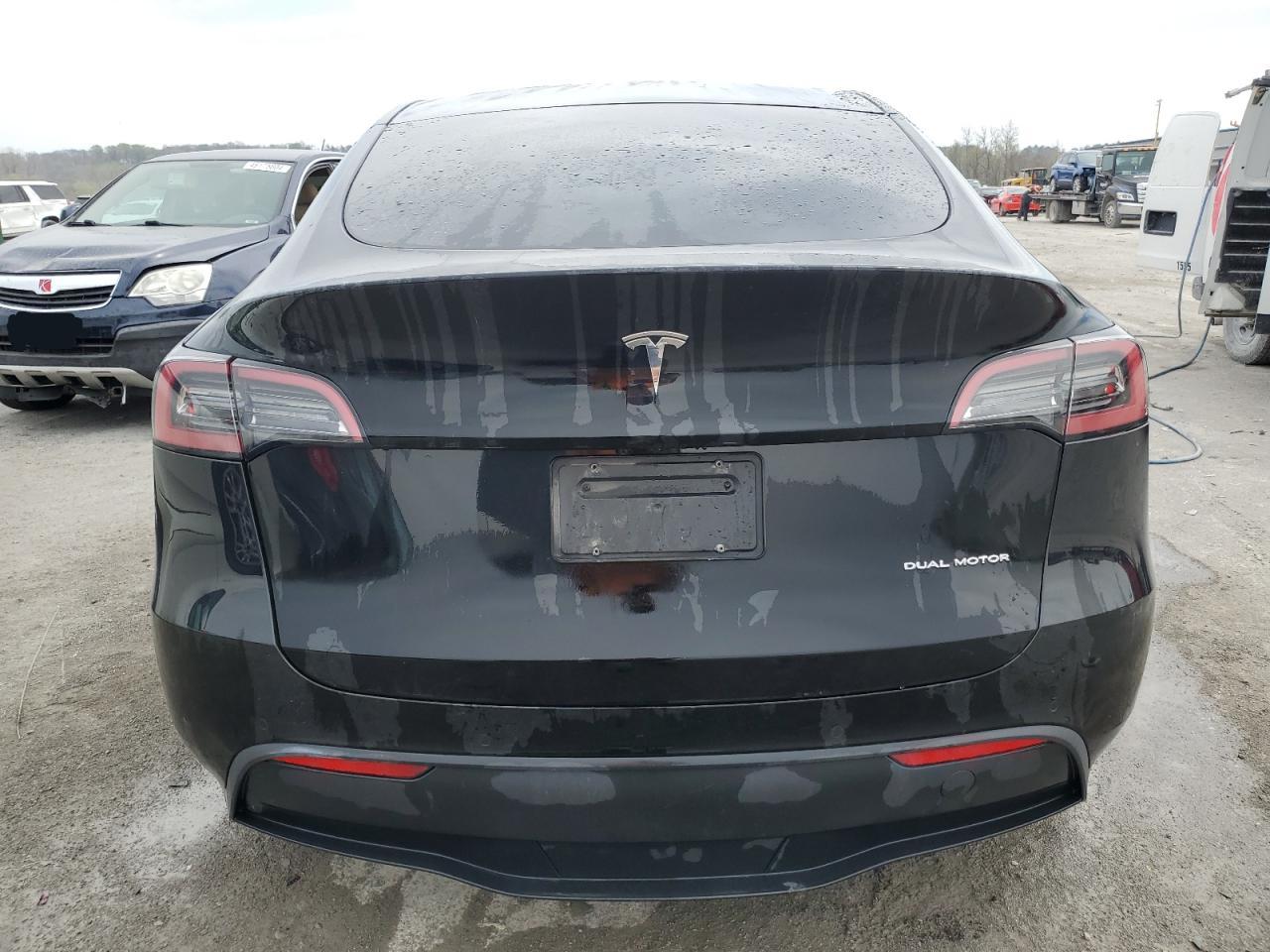 2022 TESLA MODEL Y  VIN:7SAYGDEE0NA009011