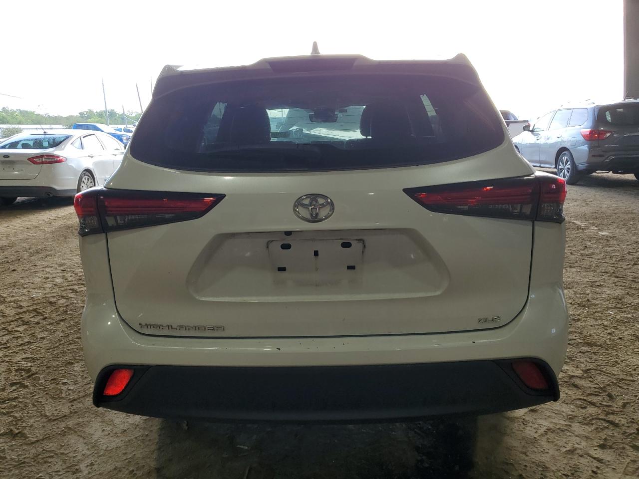 2022 TOYOTA HIGHLANDER XLE VIN:5TDGZRAHXNS093756