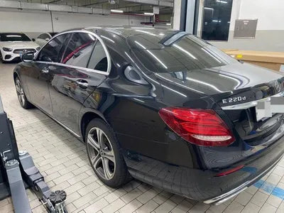 2019 Mercedes-Benz E 220 VIN: