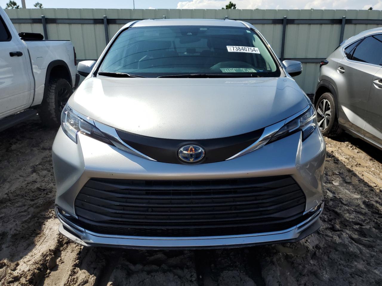 2022 TOYOTA SIENNA XLE VIN:5TDYSKFC4NS043027