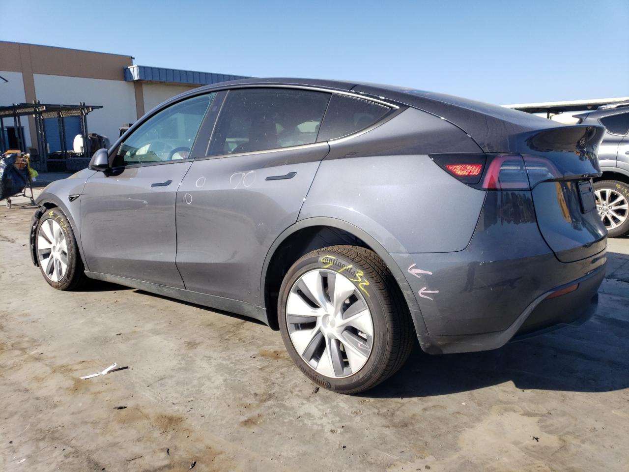 2023 TESLA MODEL Y  VIN:7SAYGDEE5PF935653