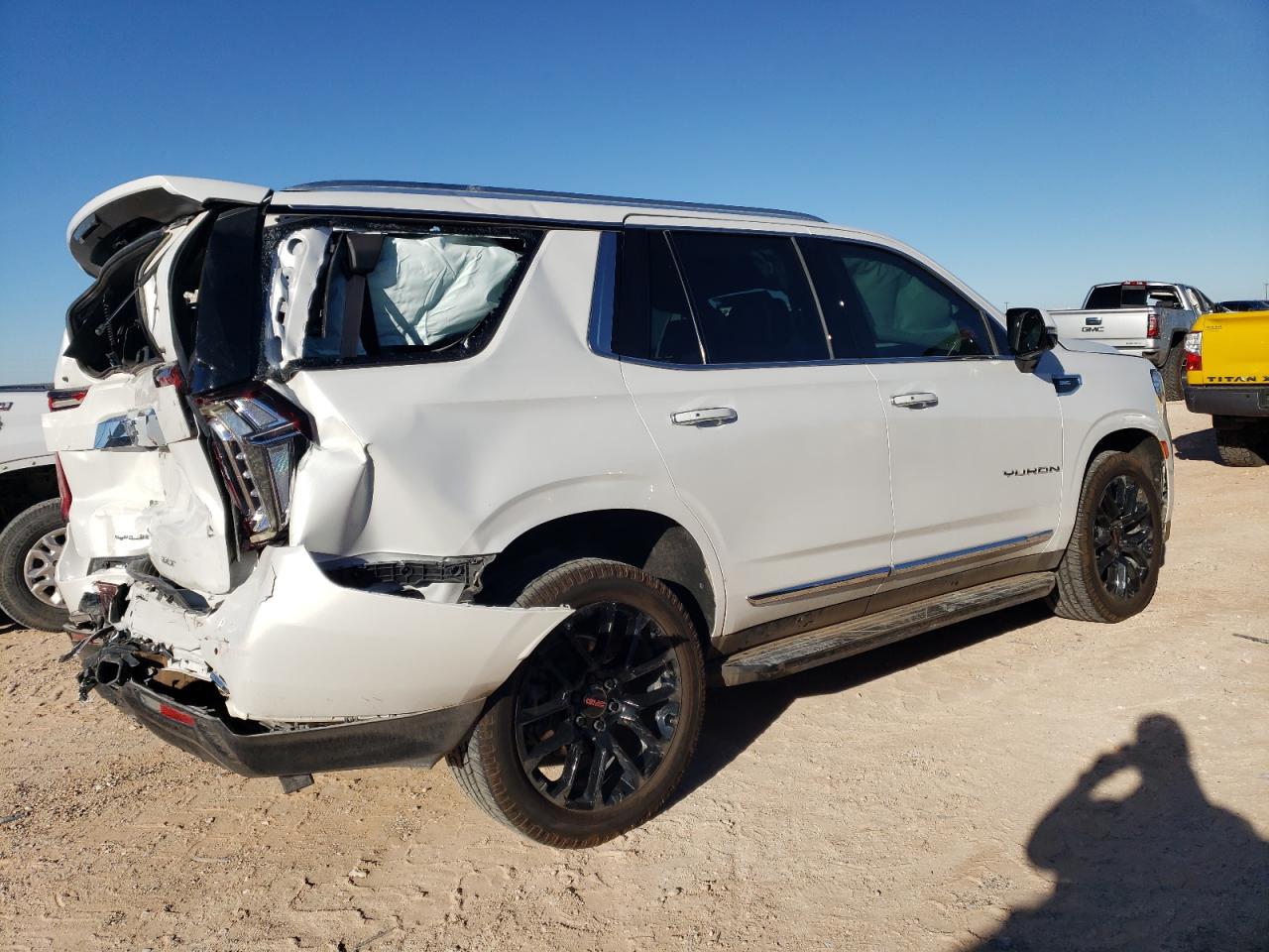 2022 GMC YUKON SLT VIN:1GKS2BKDXNR266423