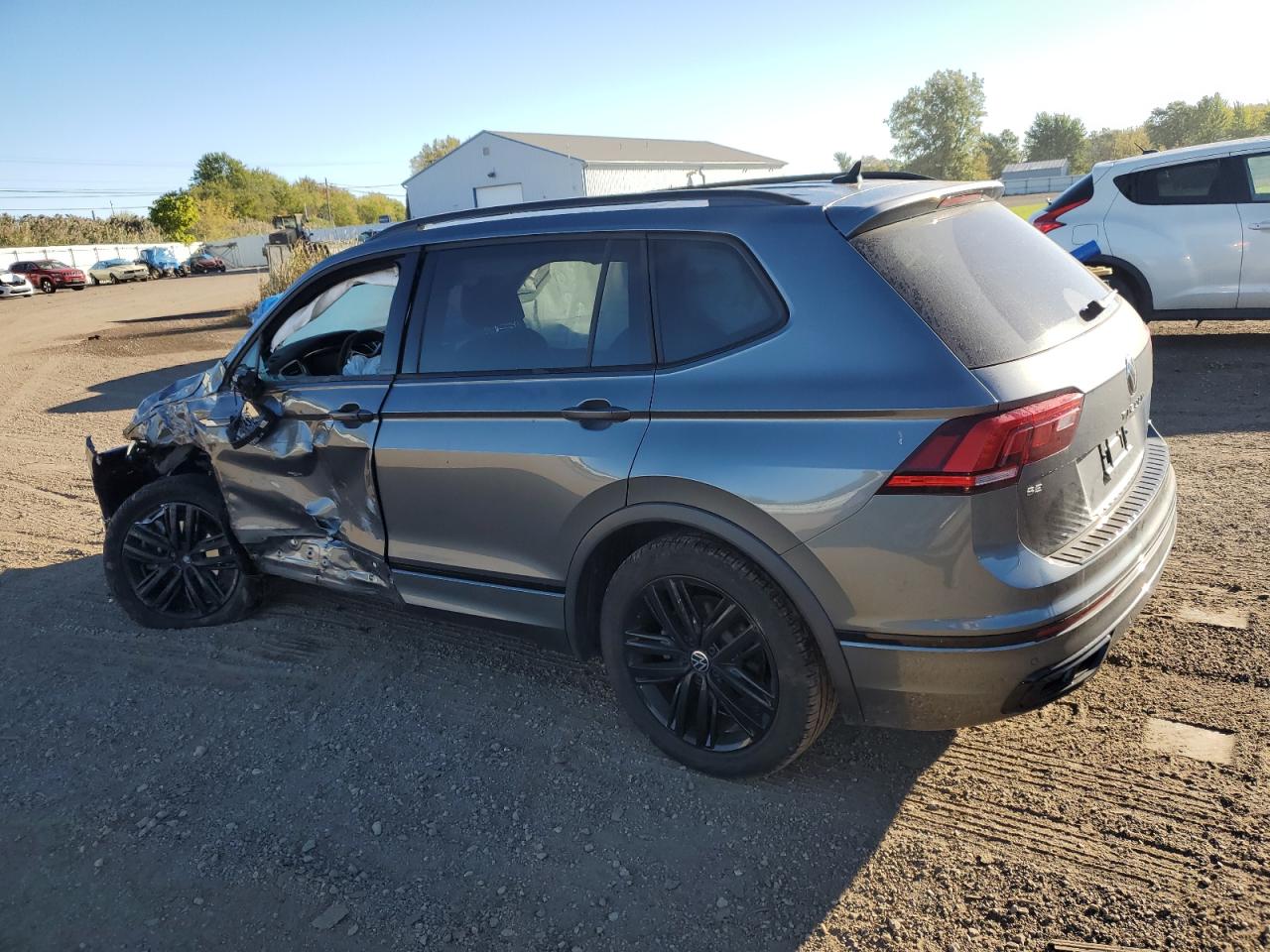 2022 VOLKSWAGEN TIGUAN SE R-LINE BLACK VIN:3VV8B7AX9NM101657