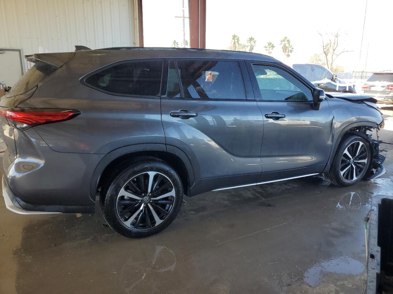 2022 TOYOTA HIGHLANDER XSE VIN:5TDLZRBH1NS250023