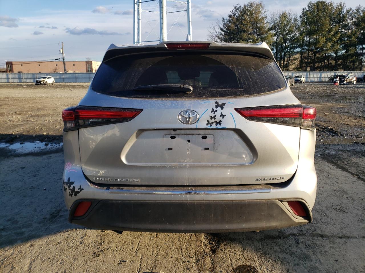 2022 TOYOTA HIGHLANDER XLE VIN:5TDHZRBH5NS181892