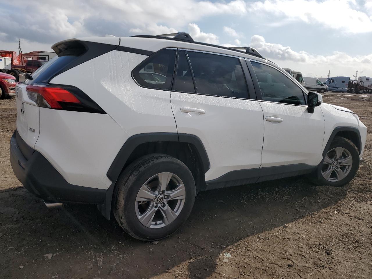 2024 TOYOTA RAV4 XLE VIN:2T3W1RFV6RW306370