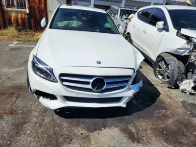 2015 Mercedes-Benz C 200 VIN: