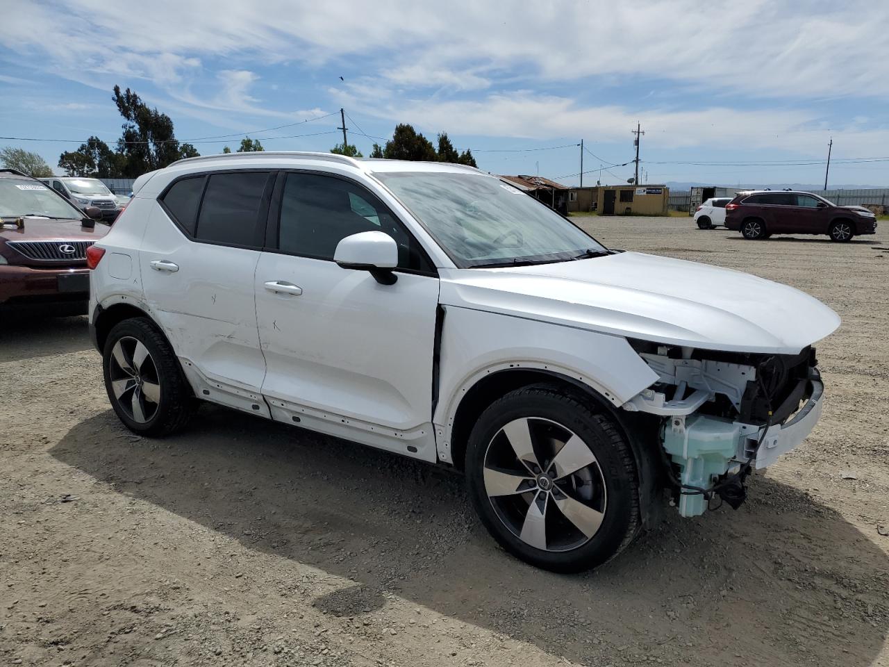 2022 VOLVO XC40 T5 MOMENTUM VIN:YV4162UK0N2647095