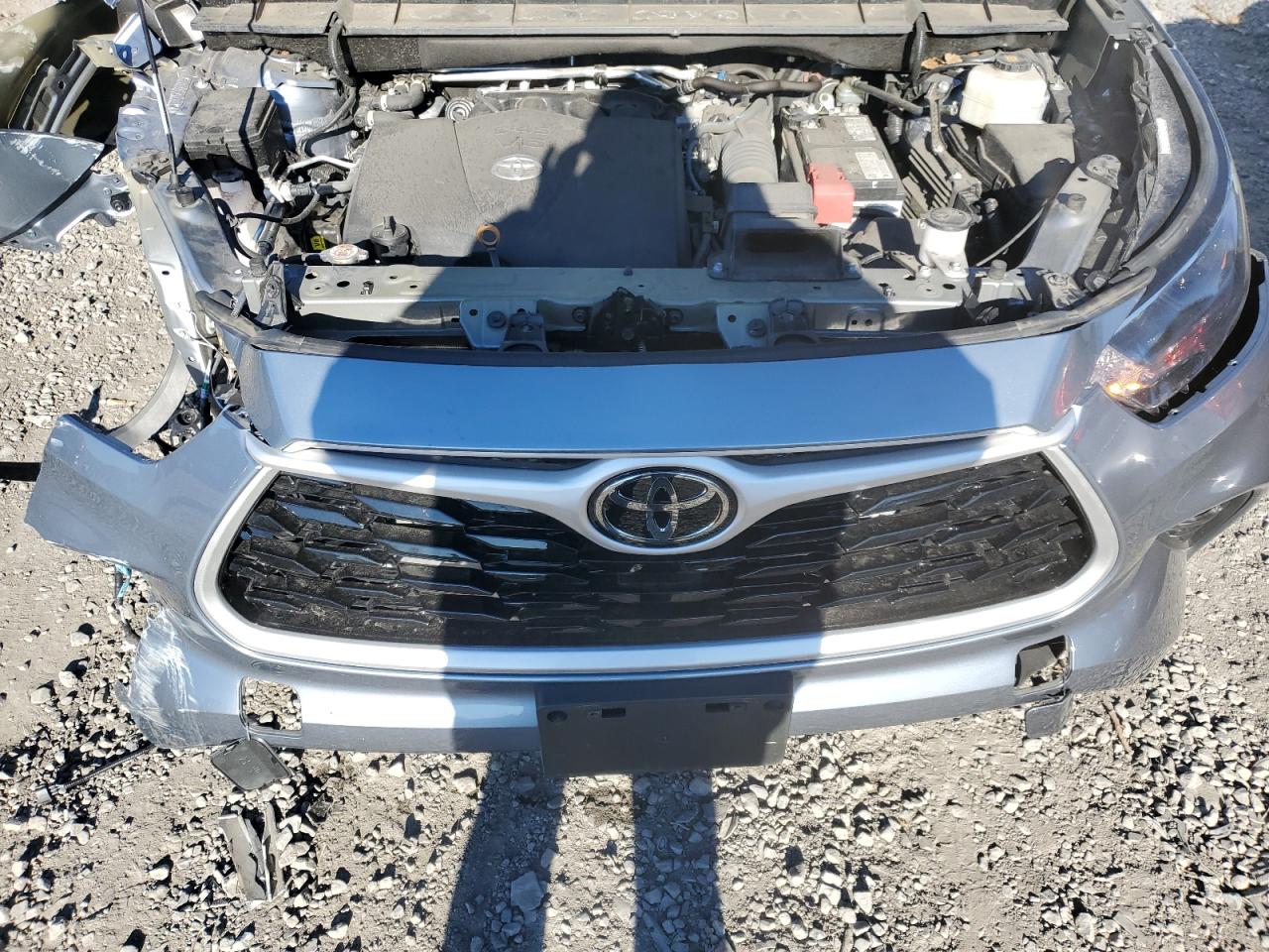 2022 TOYOTA HIGHLANDER XLE VIN:5TDHZRBH7NS206193