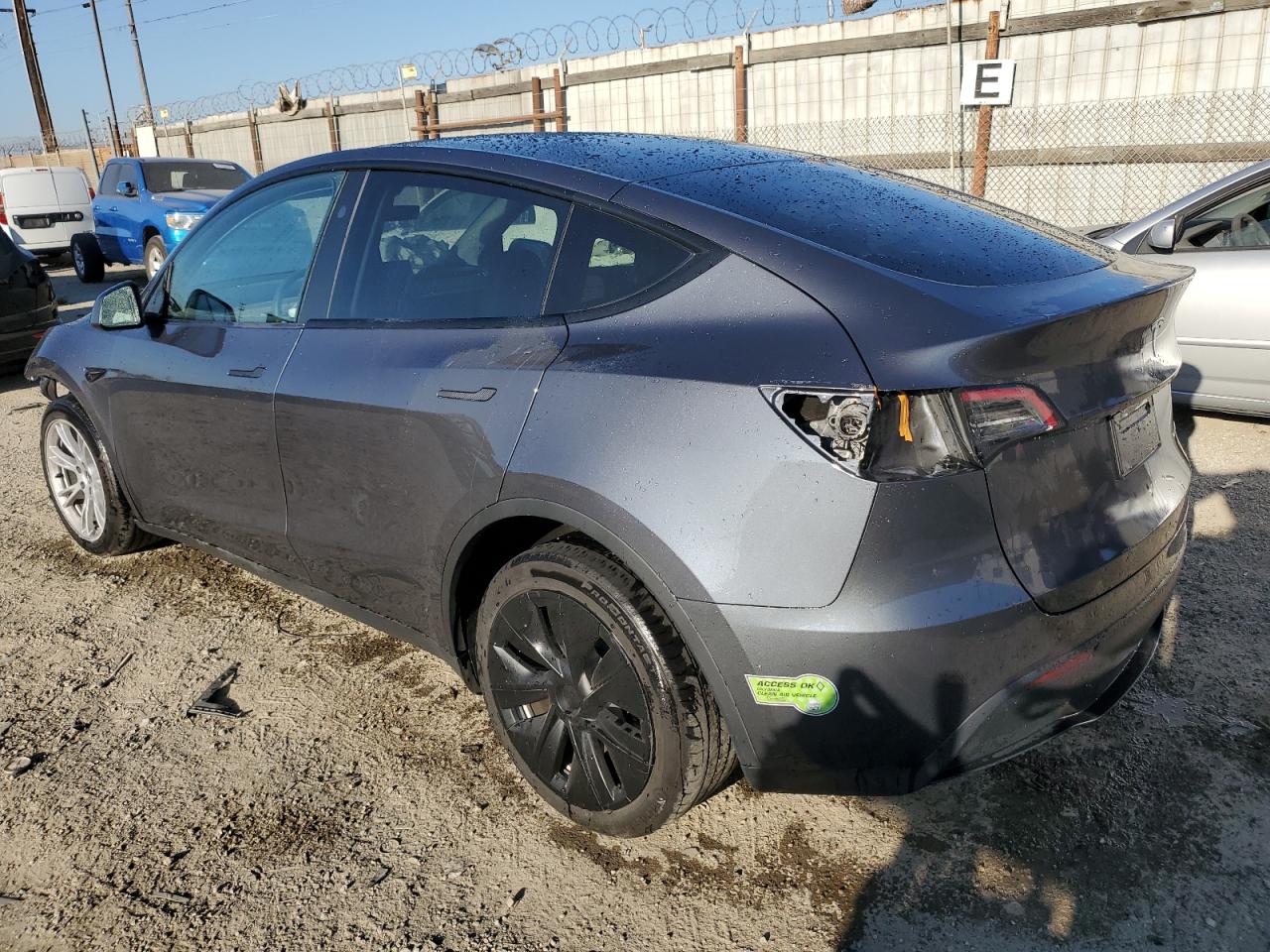 2023 TESLA MODEL Y  VIN:7SAYGDEE7PF863077