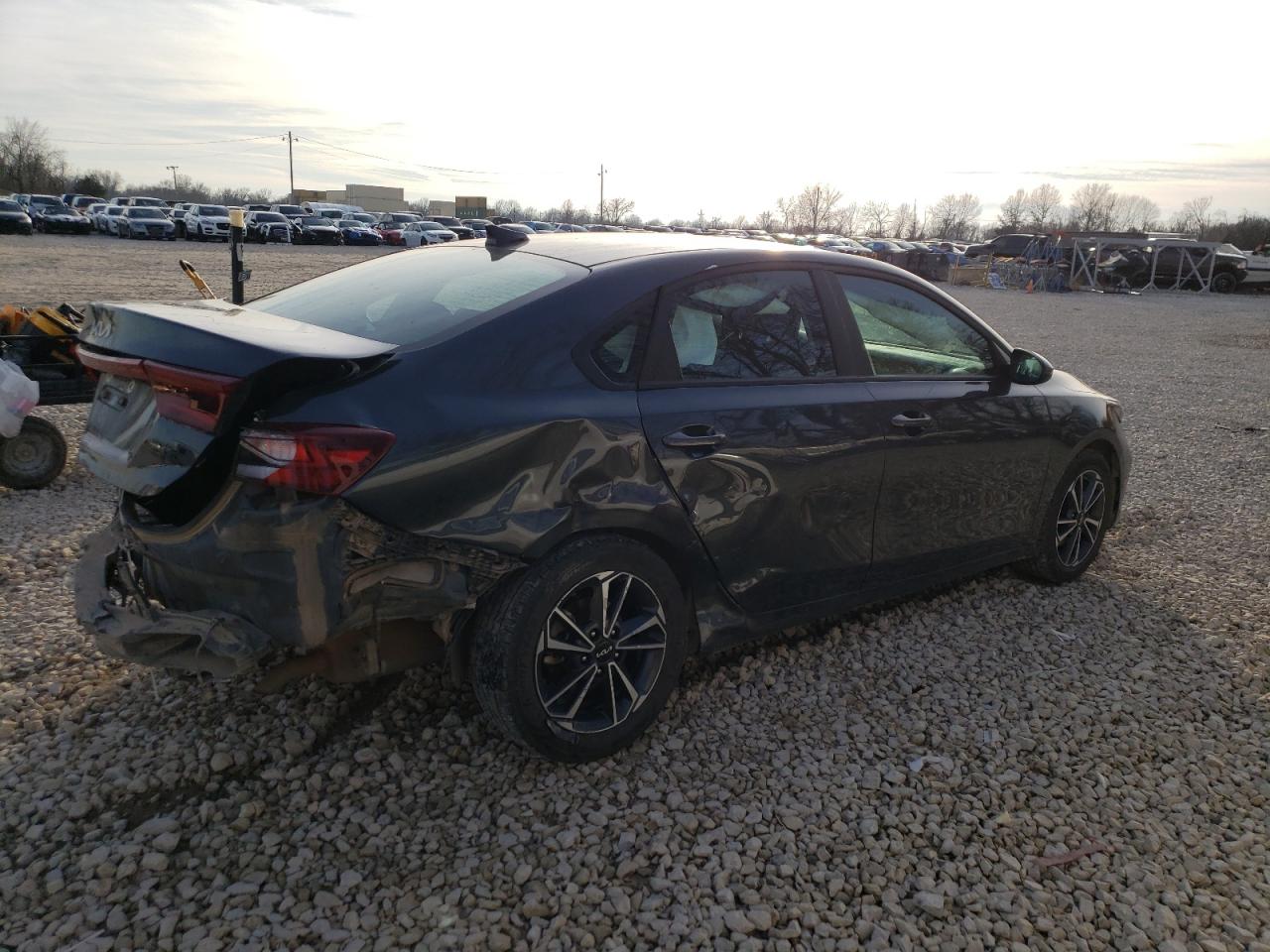 2022 KIA FORTE FE VIN:3KPF24AD2NE456111