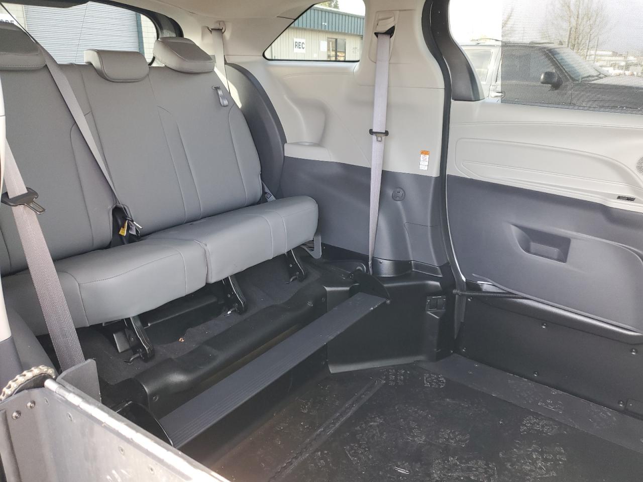 2022 TOYOTA SIENNA XLE VIN:5TDYRKEC1NS100250