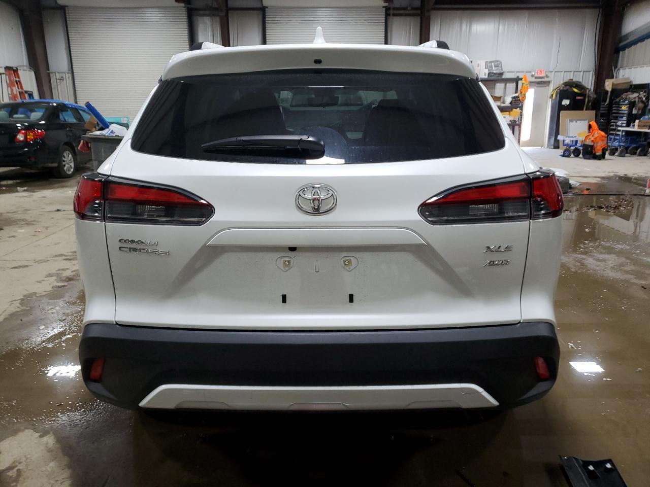 2022 TOYOTA COROLLA CROSS XLE VIN:7MUDAABG6NV038499