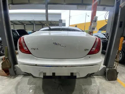 2015 Jaguar XJ VIN:
