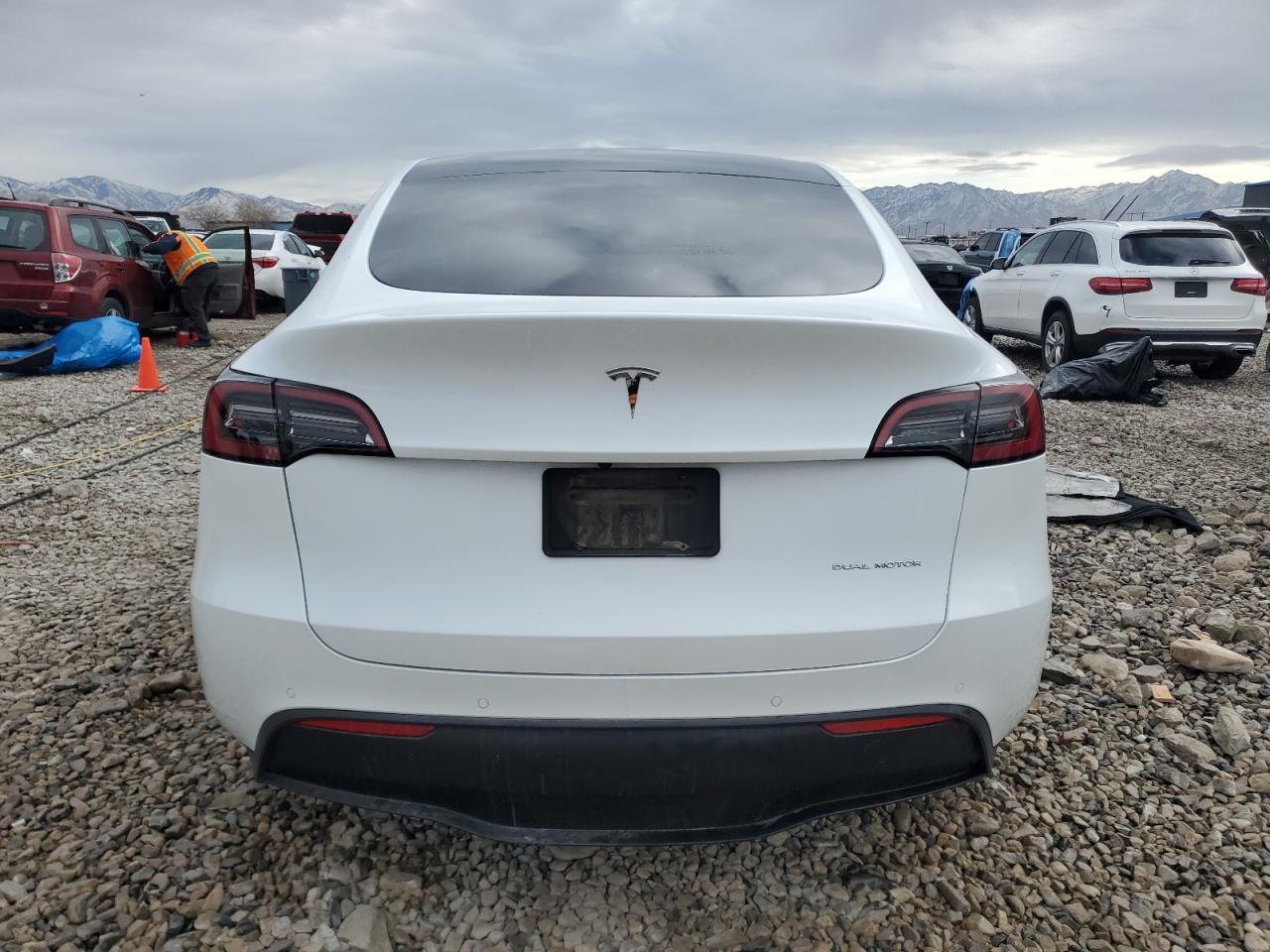 2023 TESLA MODEL Y  VIN:7SAYGAEE6PF582709