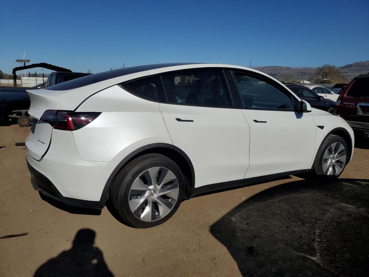 2022 TESLA MODEL Y  VIN:7SAYGDEE8NF515804