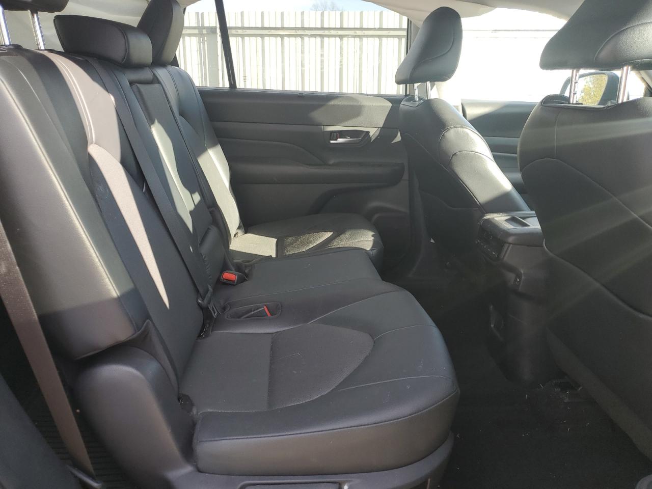 2024 TOYOTA GRAND HIGHLANDER XLE VIN:5TDAAAA55RS007392