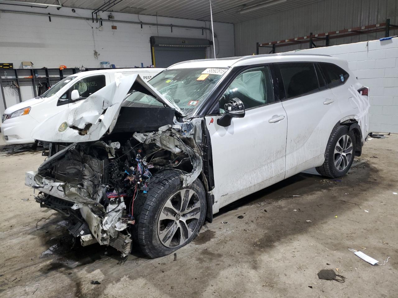 2022 TOYOTA HIGHLANDER HYBRID XLE VIN:5TDGBRCH1NS542257