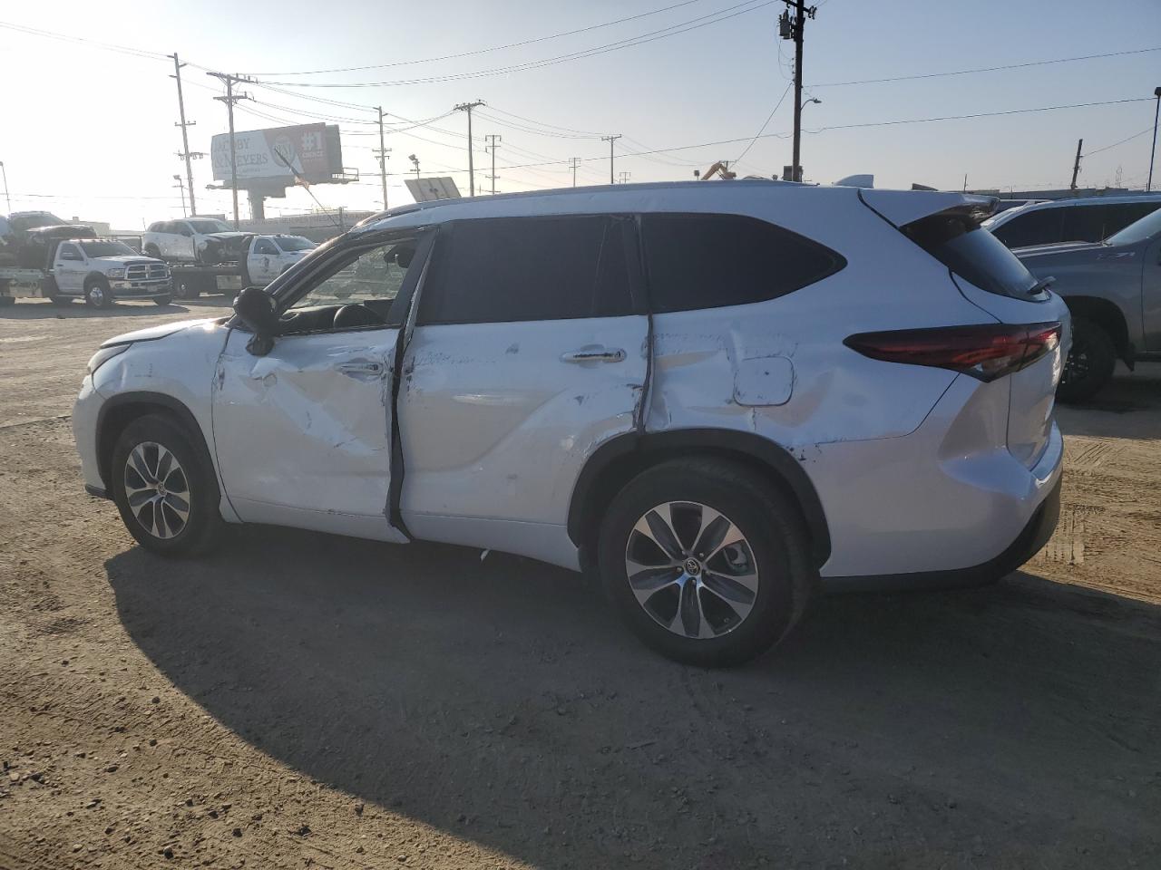 2024 TOYOTA HIGHLANDER LE VIN:5TDKDRAH2RS537128