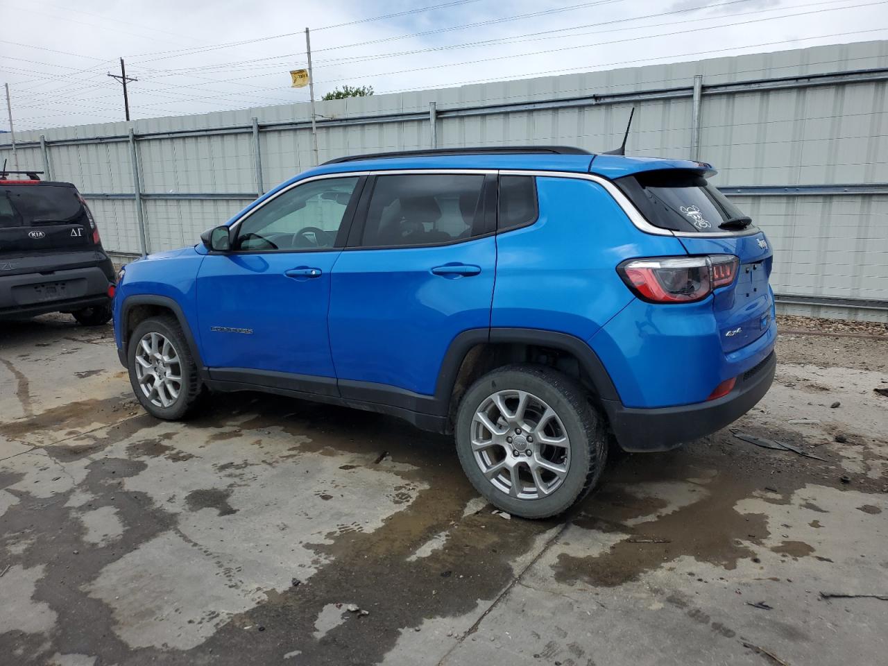 2022 JEEP COMPASS LATITUDE LUX VIN:3C4NJDFB5NT196739