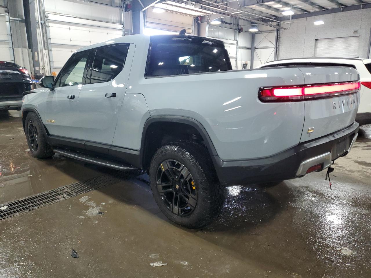 2022 RIVIAN R1T LAUNCH EDITION VIN:7FCTGAALXNN005332