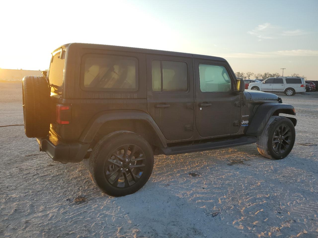 2022 JEEP WRANGLER UNLIMITED SAHARA 4XE VIN:1C4JJXP68NW223010