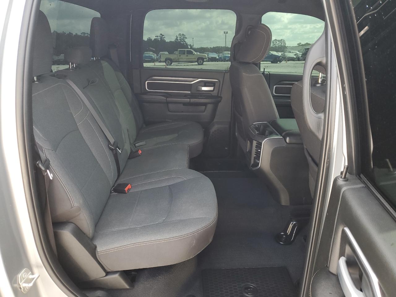 2024 RAM 3500 BIG HORN VIN:3C63RRHL9RG129019