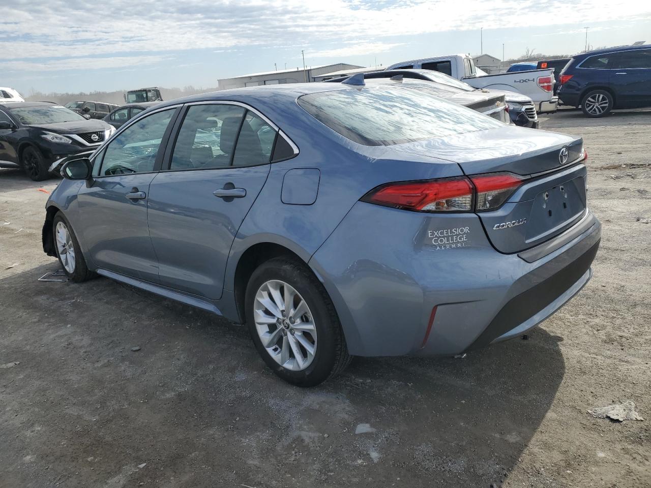 2022 TOYOTA COROLLA XLE VIN:5YFFPMAE1NP289510