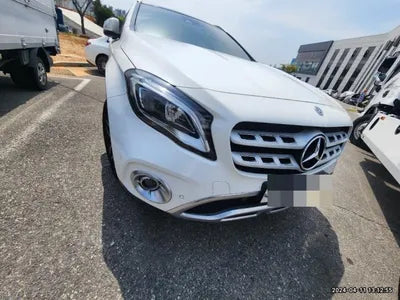 2019 Mercedes-Benz GLA 220 VIN: