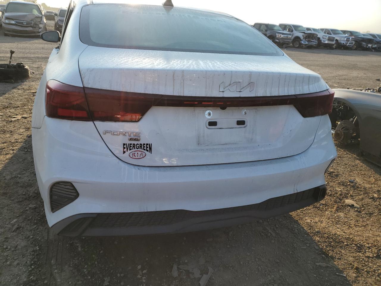 2022 KIA FORTE FE VIN:3KPF24AD2NE499220