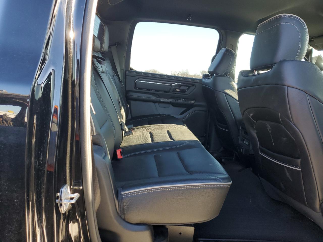 2022 RAM 1500 LIMITED VIN:1C6SRFHT4NN360826