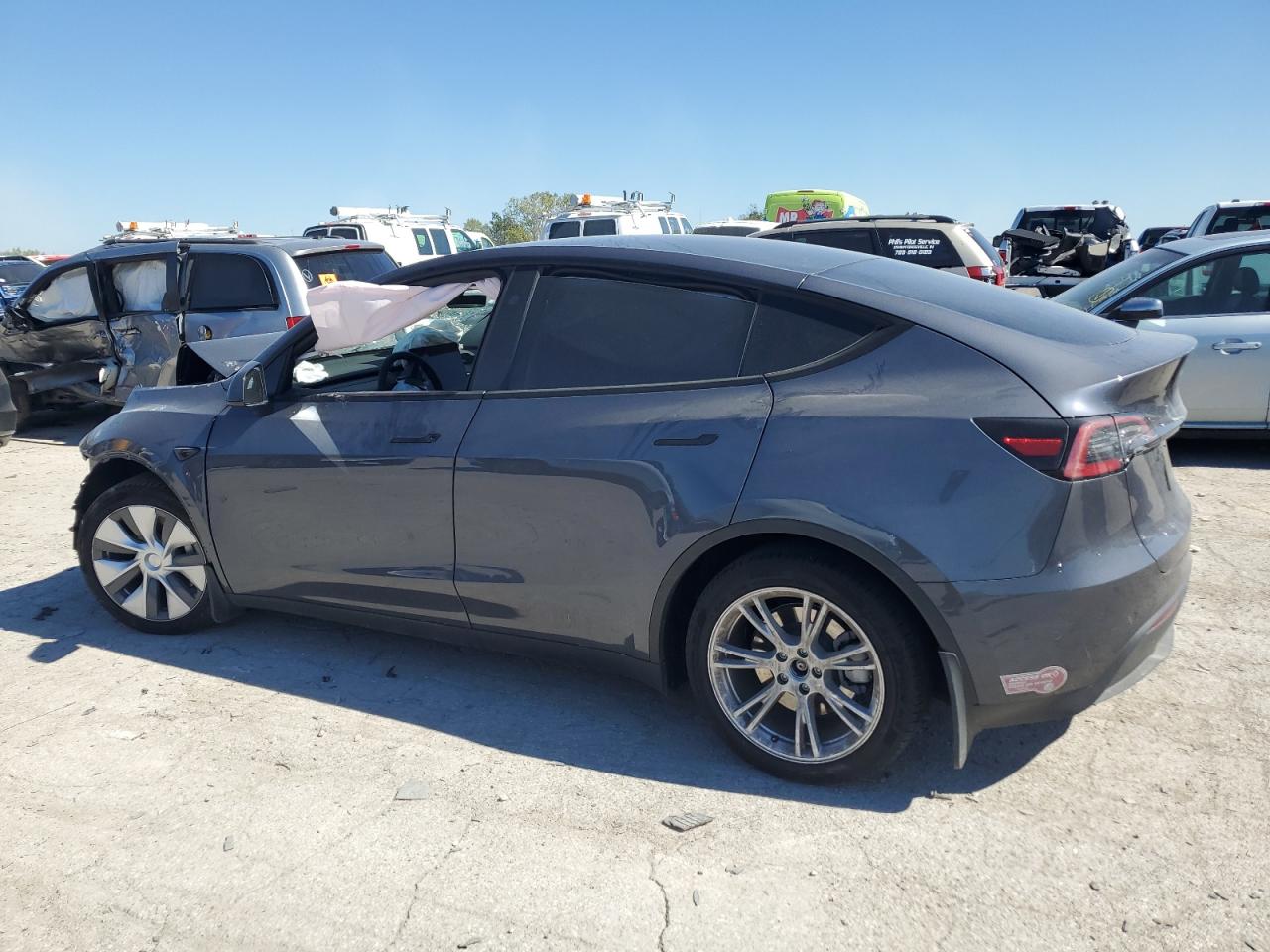 2023 TESLA MODEL Y  VIN:7SAYGDEEXPA175250